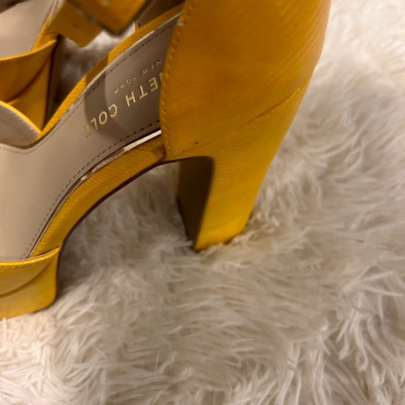 Perfect Yellow Kenneth Cole Shoe size 9 - Picture 2 of 5